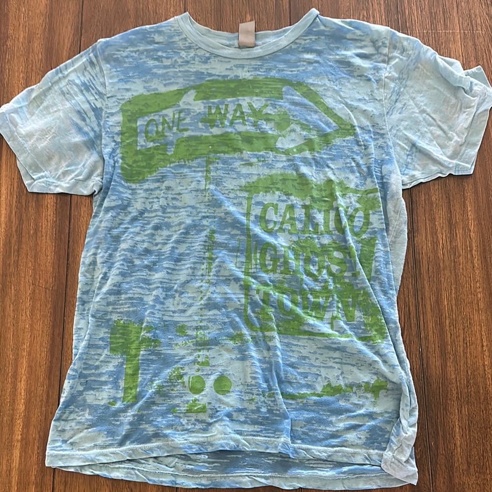 Blue and Green Graphic T-Shirt